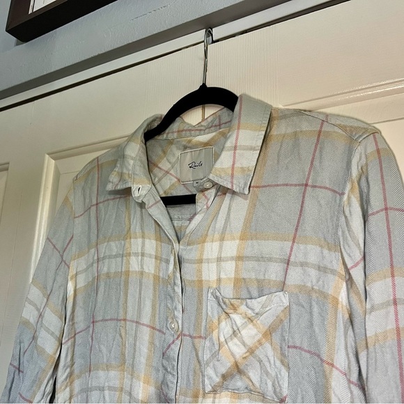 Rails Plaid Button Up Medium Blouse Top Hunter Oyster Pink Sand Grey Blue Plaid - Picture 10 of 11